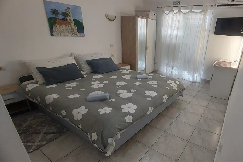 Apartman A3 – prostran smještaj u Podaci blizu mora