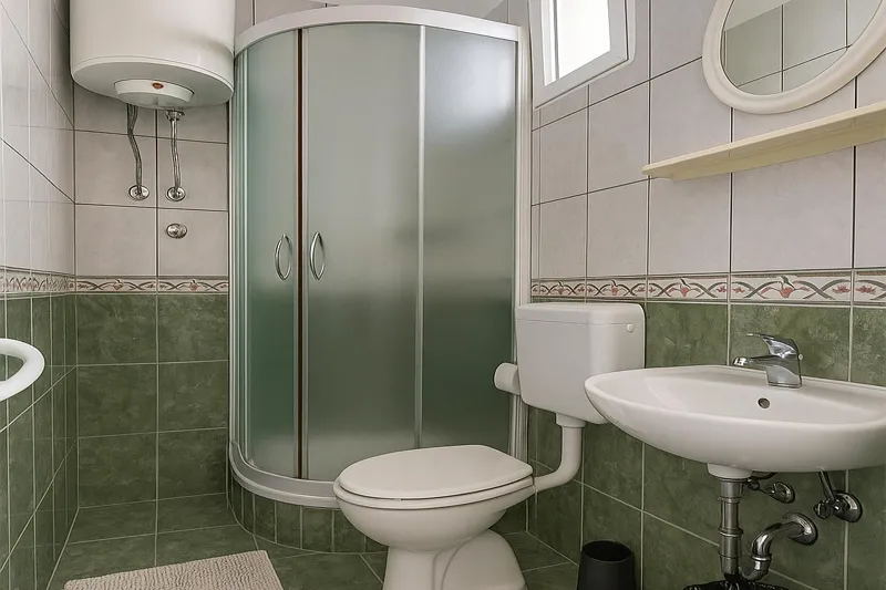 Apartman A4 – prostran smještaj u Podaci s pogledom na more bathroom