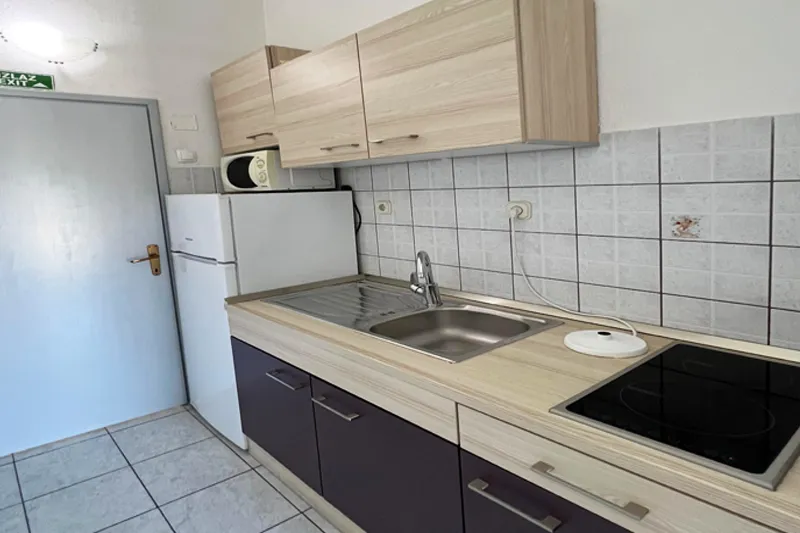 Apartman A6 – prostran smještaj u Podaci s pogledom na more kitchen